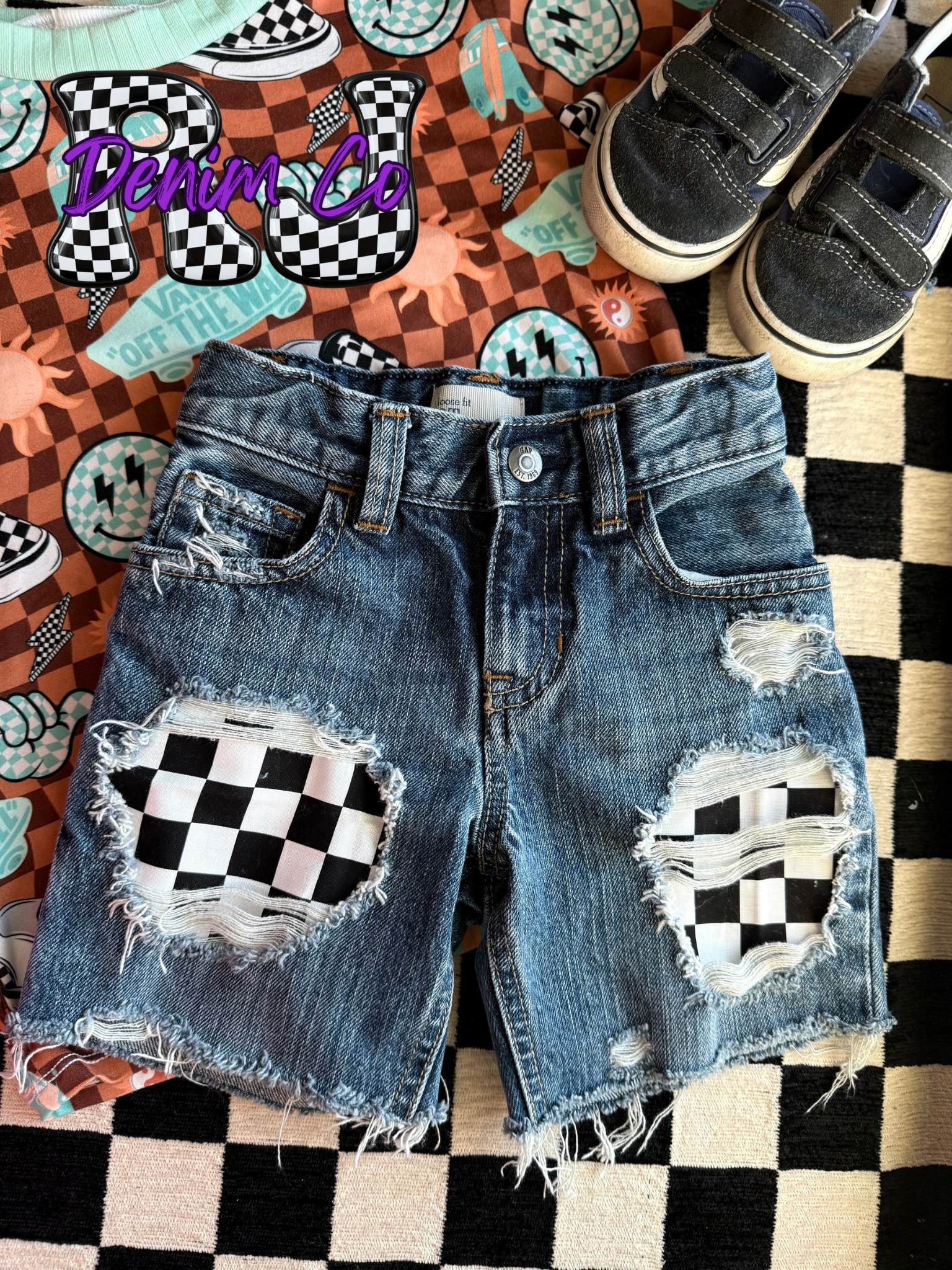 2T Checker Peekaboo